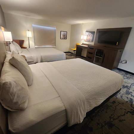 La Quinta By Wyndham Milwaukee Sw New Berlin Hotel Екстериор снимка