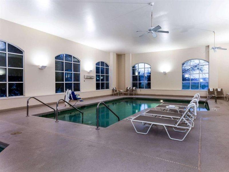 La Quinta By Wyndham Milwaukee Sw New Berlin Hotel Екстериор снимка