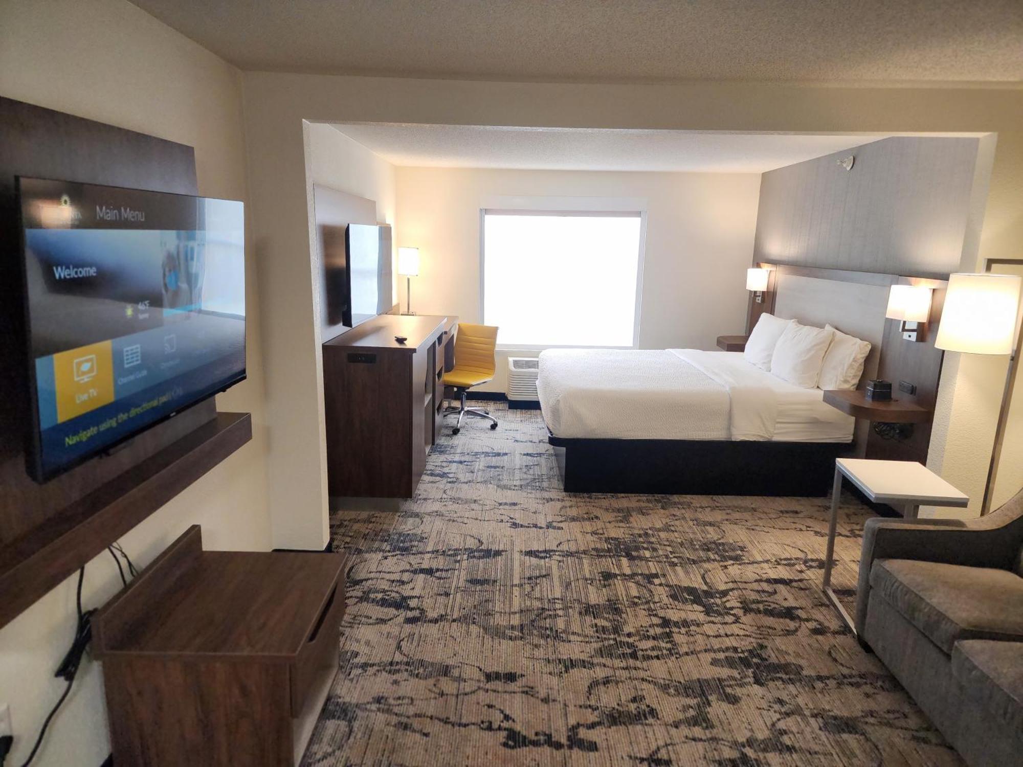 La Quinta By Wyndham Milwaukee Sw New Berlin Hotel Екстериор снимка