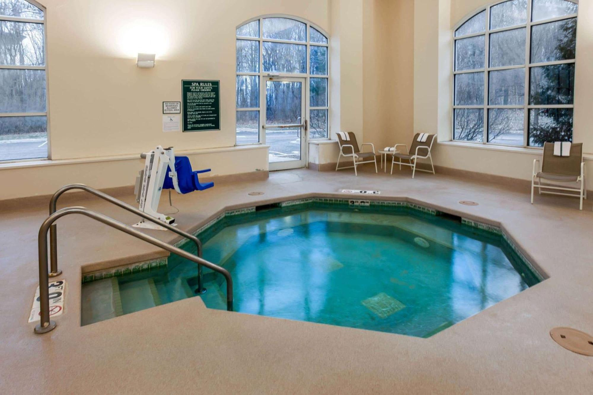 La Quinta By Wyndham Milwaukee Sw New Berlin Hotel Екстериор снимка