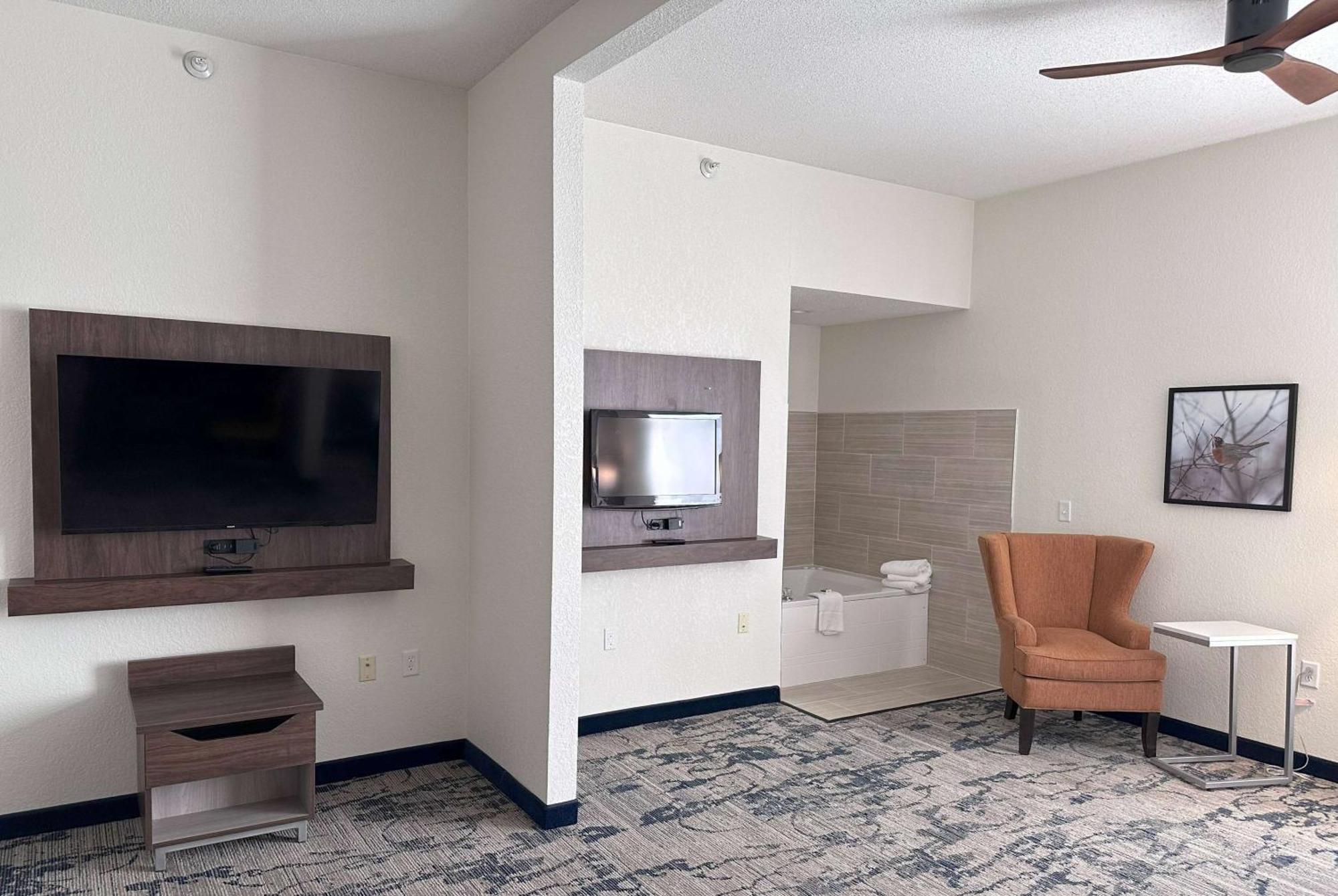 La Quinta By Wyndham Milwaukee Sw New Berlin Hotel Екстериор снимка